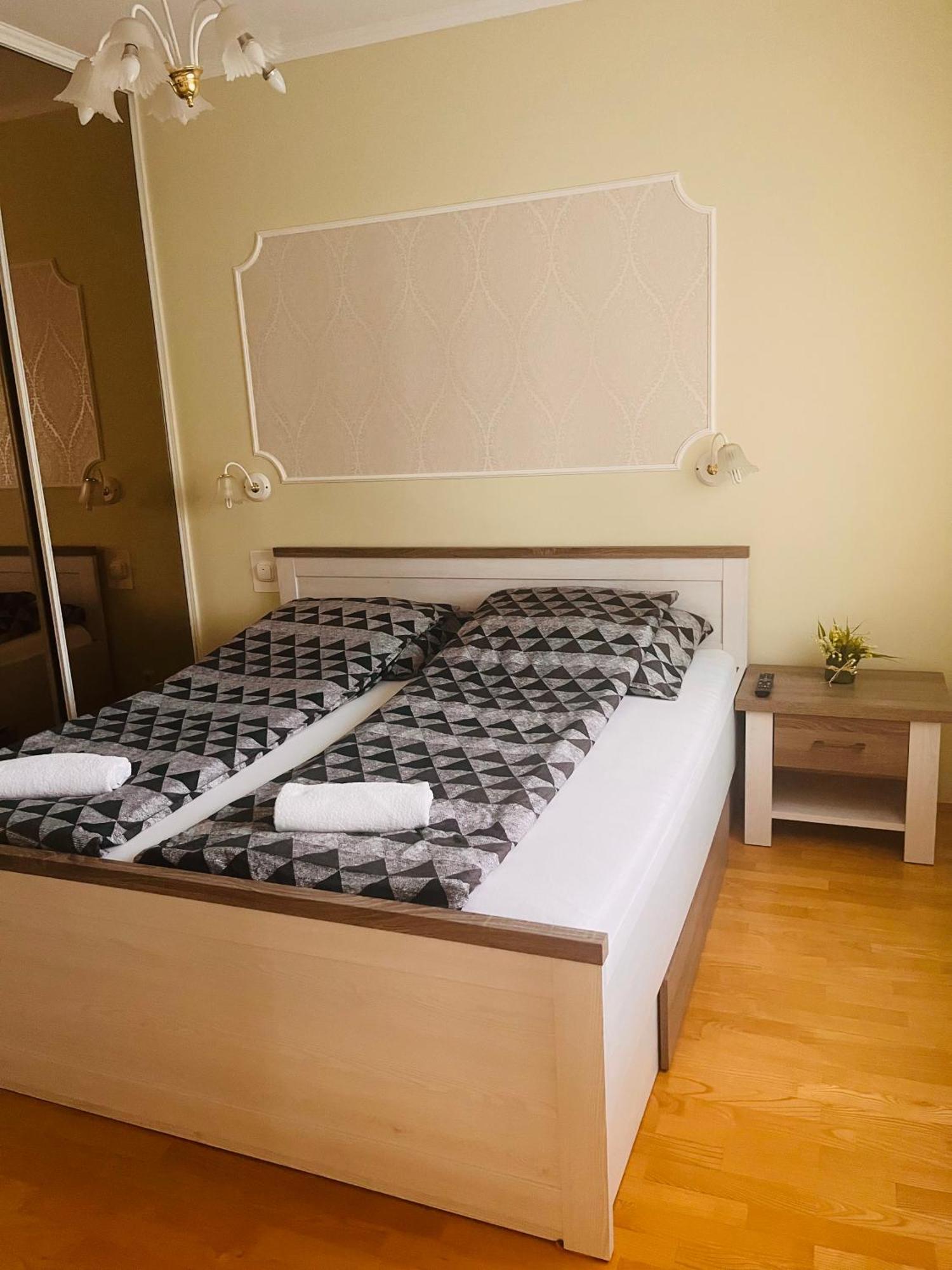 Aqua Azur Apartman Hajduszoboszlo Exterior photo